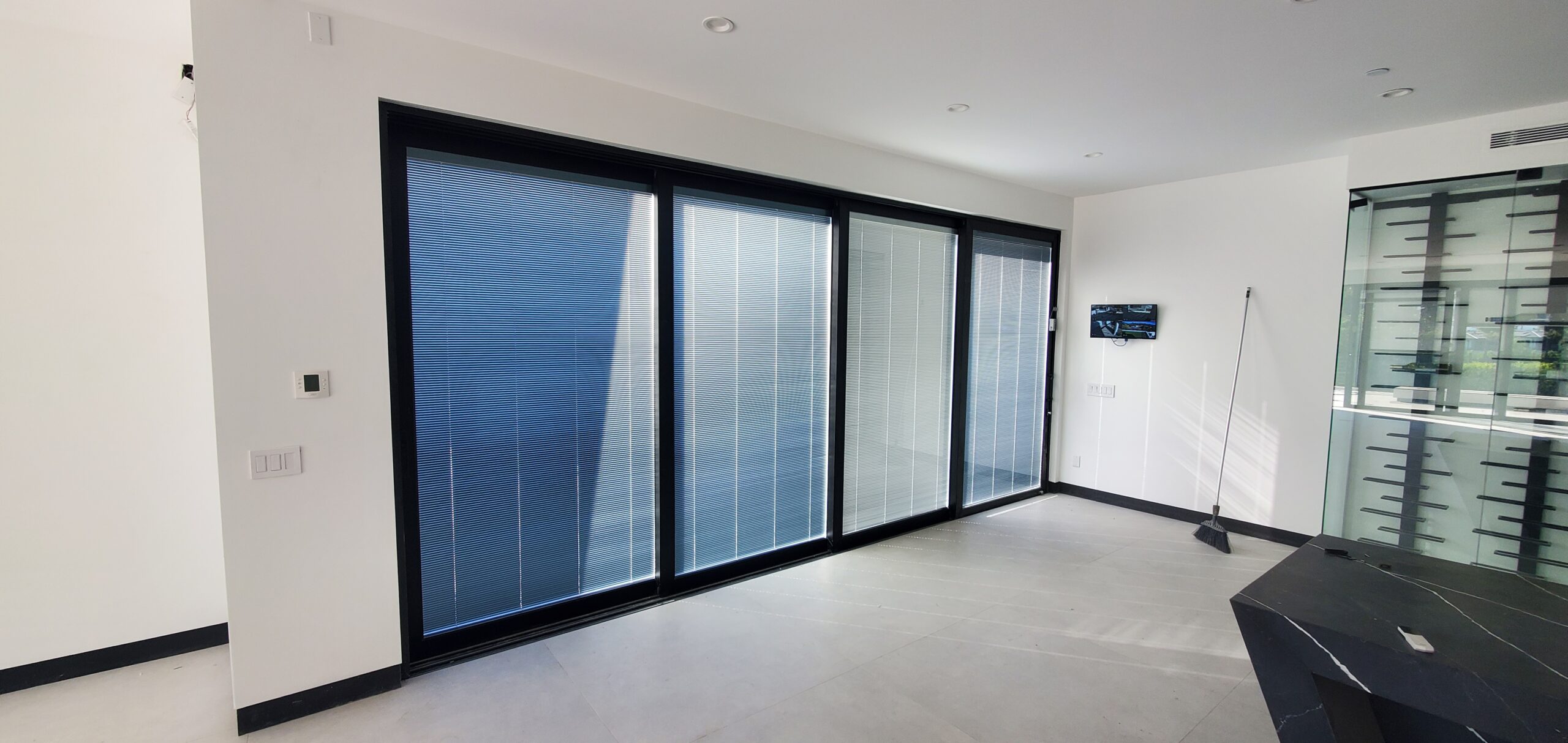 Urban sliding door, white frame